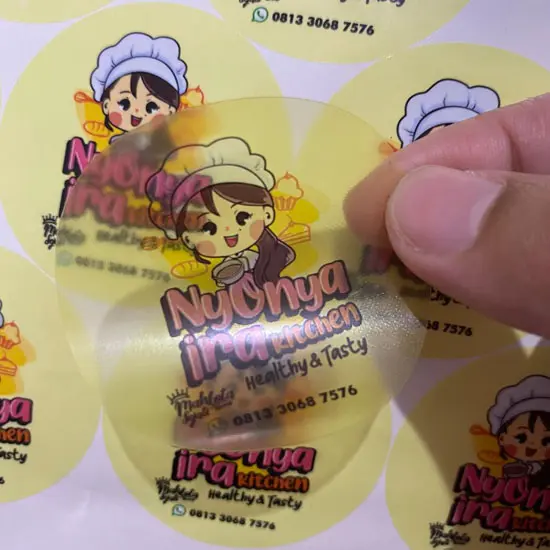 Cetak Stiker Medan Custom Logo – Solusi Branding Usaha Kecil & UMKM